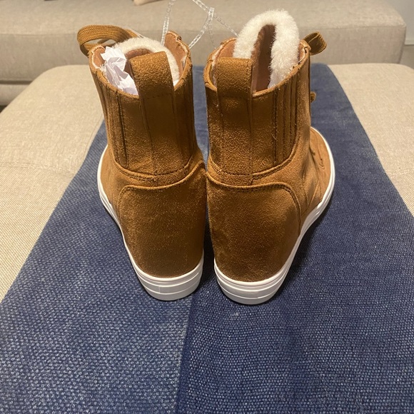 Irdy Faux Shearling Cuff Wedge Bootie SZ 8.5 - Picture 9 of 9